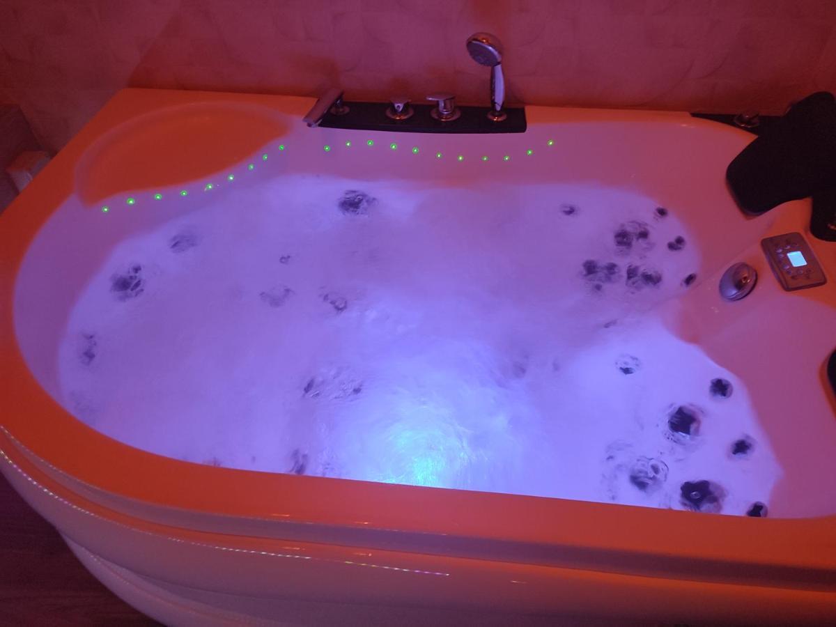 Apartamento Buenavista Con Jacuzzi Y Jardin Privado En Abadía Extérieur photo